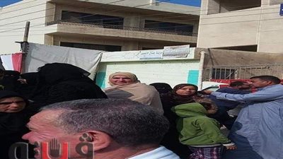 زحام وتكدس أمام بوابات اللجان الانتخابية بالشرقية | صور