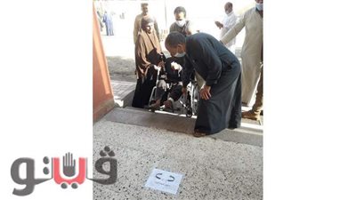 توافد كبار السن وذوي الاحتياجات الخاصة على اللجان الانتخابية  في كفر الشيخ | صور