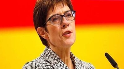 وزيرة دفاع ألمانيا تقضي الحجر الصحي في مكتبها