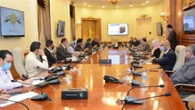 وزير التنمية المحلية يتابع سير عمليات التصويت في انتخابات مجلس النواب