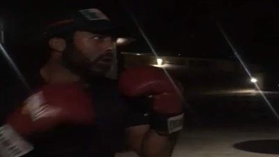 هيثم أحمد زكي في تدريب ملاكمة بفيديو نادر