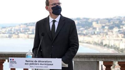 رئيس وزراء فرنسا يشارك في مراسم وداع ضحايا هجوم نيس