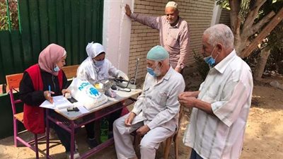 مسن يتحدى المرض ويشارك في انتخابات النواب بالقطامية  | فيديو