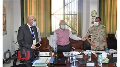 وفد من الجامعة العربية يزور غرفة عمليات متابعة الانتخابات في بورسعيد | صور