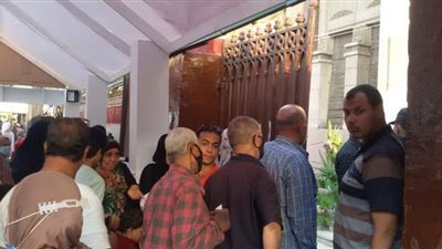 زحام أمام اللجان الانتخابية مع بدء الفترة المسائية بانتخابات مجلس النواب