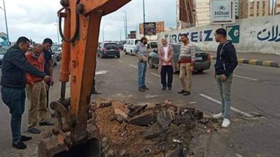 هبوط أرضى بكورنيش الإسكندرية | صور