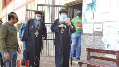 الأنبا بولا مطران طنطا وتوابعها يدلى بصوته في الانتخابات البرلمانية بالغربية