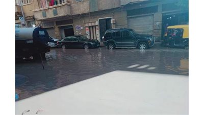 تحولت لبحيرة.. غرق منطقة الرابعه الناصرية في الإسكندرية بمياه الأمطار