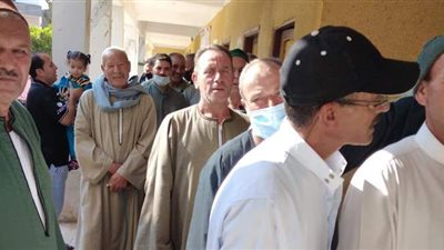 كبار السن والسيدات يتصدرون المشهد في اليوم الأول لانتخابات النواب بكفر الشيخ | صور