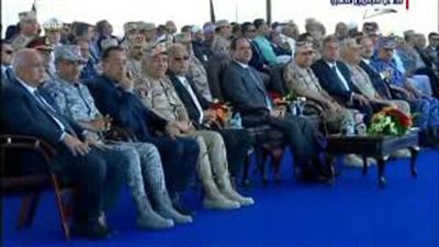 بالفيديو.. السيسي يستمع لأغنية احتفالًا ببدء موسم حصاد محصول القمح