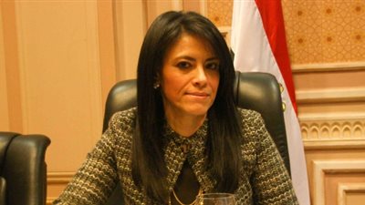 وزيرة السياحة: مشروع تطوير منطقة الأهرامات يتضمن تحديث خدماتها