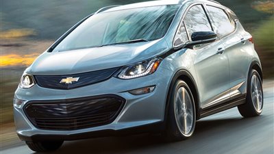 شرطة دبي الأولى في استخدام أكبر عدد من السيارات الكهربائية والهجين