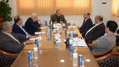 اجتماع لمدة 6 ساعات ينهي أزمة الـ«الأبلكاج» في دمياط (صور)