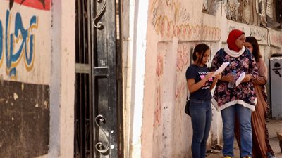 5 طالبات يؤدين امتحان «التفاضل» بمدرسة الزهراء في عين شمس (صور)