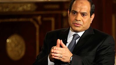 خطة السيسي لانتشال الاقتصاد.. يرفض الموازنة ويتبرع بنصف ثروته وراتبه.. يصدر تشريعات استثمارية لإنعاش السوق وجذب المستثمرين.. وأصحاب المصالح يستشعرون القلق ووطنيون يحذون حذوه.. إلغاء إجازة السبت