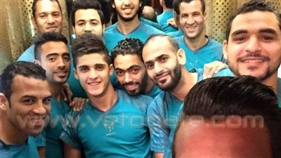 بالصور.. لاعبو المقاصة يحتفلون بالمركز الرابع رغم الهزيمة من دجلة