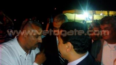 بالصور.. أهالي «العاشر» يطالبون «المحافظ» بحل مشاكلهم