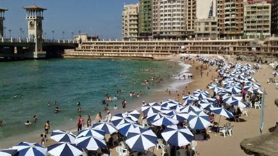 غرق 13 شخصا في الإسكندرية.. مساعد وزير الداخلية: نوزع نشرات توعية على المواطنين.. التأمين الكامل أمر صعب.. «الحماية المدنية»: المسئولية تقع على المواطن المهمل.. والشرطة مسئولة عن الشواطئ الع