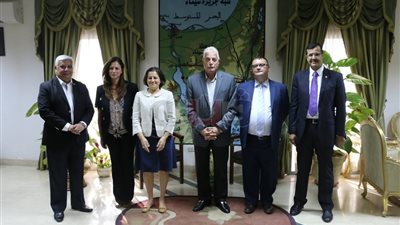 محافظ جنوب سيناء يطالب قنصل فرنسا بعودة السياحة لشرم الشيخ