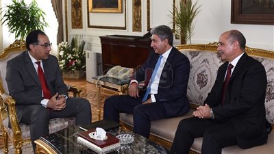 مصطفى مدبولي يلتقي وزير الطيران المدني