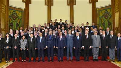 5 صور ترصد تفاصيل اجتماع السيسي مع قيادات بورسعيد لتطوير المحافظة