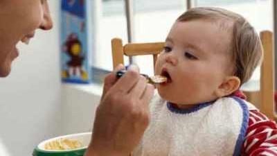 للأمهات.. خطوات لفطام طفلك بنجاح