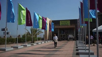 طوارئ بمطاري القاهرة وشرم الشيخ لاستقبال ضيوف منتدى شباب العالم.. وزير الطيران يكلف بتسهيل الإجراءات.. مصر للطيران تزيد عدد الرحلات لنقل الوفود.. وفريق علاقات متخصص من شركة الميناء