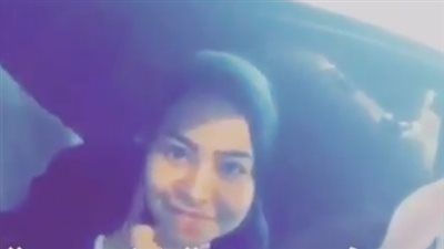 شيرين عبد الوهاب تظهر بالحجاب بعد حفلها في السعودية (فيديو)