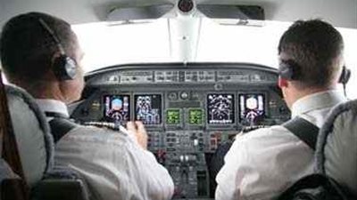 «تحالف ستار» يوصي بتقليل فجوة مرتبات الطيارين وتوحيد ساعات العمل