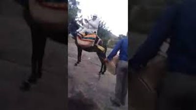 سقوط مروع لرجل استعرض مهاراته في الرقص (فيديو)