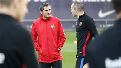 إنييستا يقود قائمة برشلونة في مواجهة إشبيلية غدا