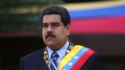 الرئيس الفنزويلي يغازل شعبه بخفض الأسعار