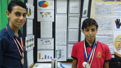 طالبان بالإعدادية يبتكران «نانو فلتر» لتنقية الهواء