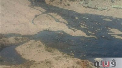 بالفيديو والصور.. إصلاح كسر خط بترول شمال الغردقة