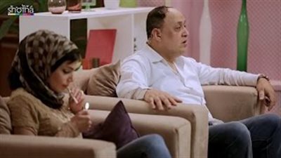 بالفيديو.. رد فعل أهل العريس عندما شاهدوا العروس تدخن السجائر