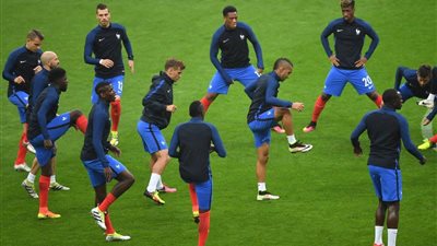 «جريزمان وجيرود» يقودان فرنسا أمام البرتغال في نهائي اليورو