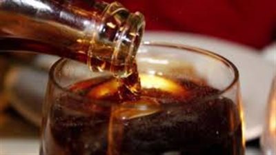 بالصوت.. المشروبات الغازية تزيد خطر الإصابة بالسكر وأمراض القلب