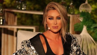 مايا دياب تغني لوردة 