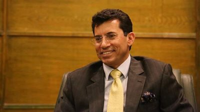 أول قرار من وزير الرياضة بعد مطالب نقل مقر الـ«كاف» خارج مصر