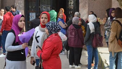 13 صورة ترصد بدء الفصل الدراسي الثاني بجامعة عين شمس