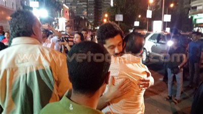 بالصور.. كريم محمود عبد العزيز وأحمد سلامة يصلان عزاء وائل نور