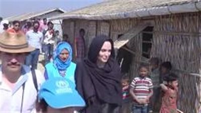 أنجلينا جولي تزور مخيمات الروهينجا في بنجلاديش (فيديو)