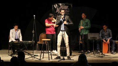 حفل شعر غنائي لـ «عمرو عادل» بساقية الصاوي (صور)