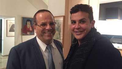 وزير إسرائيلي يستقبل أميرا بحرينيا علنا (صورة)