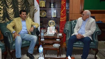 وزير الرياضة يلتقي محافظ بور سعيد لمناقشة تطوير المنشآت الشبابية