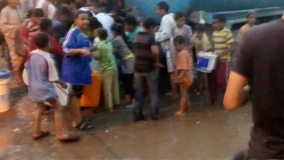 انقطاع المياه بالكوم الأحمر في «قنا».. والأهالي: «الناس هتموت بعض»