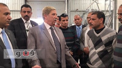 بالفيديو والصور.. محافظ الإسماعيلية يتفقد شونة القمح بـ«فايد»