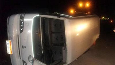 إصابة 15 شخصا في انقلاب سيارة ميكروباص بمدينة سفاجا