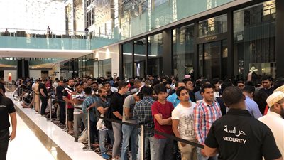 بالفيديو.. عطل يضرب أجهزة «آيفون X» بعد ساعات من طرحه في السوق