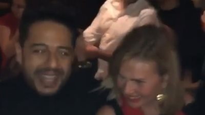 يسرا ترقص مع حماقي احتفالا بنجاح ألبومه الجديد (فيديو)